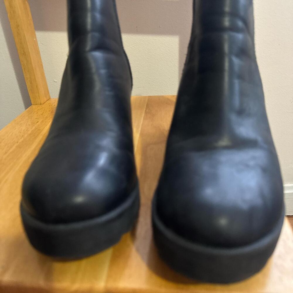 Size 8.5 leather upper